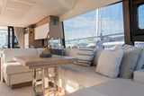 Prestige 520 for sale - saloon aft